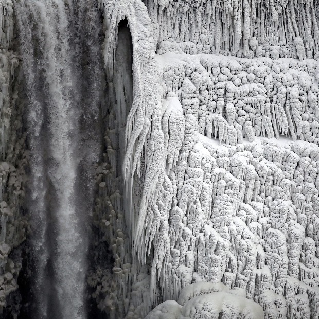 Spektakularne fotografije Arona Harisa delimično zamrznutih Nijagarinih vodopada